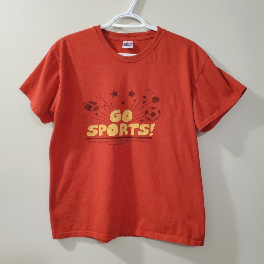 "Go Sports!" - Graphic tee - Size L